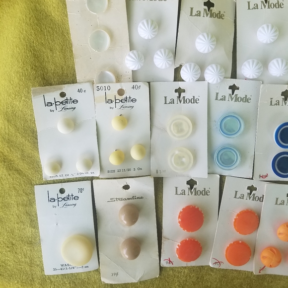 Vintage New Old Stock Buttons Lot 36 Vtg La Mode & More - Picture 8 of 14